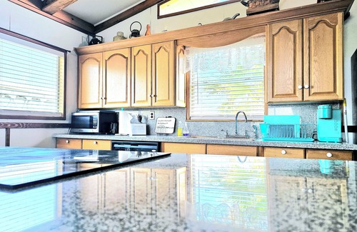 Lakeview  Jefferson County House | CAPTAIN'S CAPTAIN-Waterfront House