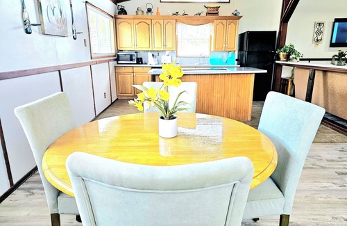 Lakeview  Jefferson County House | CAPTAIN'S CAPTAIN-Waterfront House