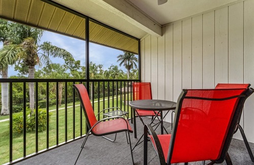 Bokeelia Condo | Captain`s Harbor Condo 2/2 on the Water!