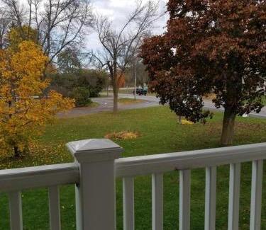 Alexandria Bay Hotel | Captain's Inn and Suites