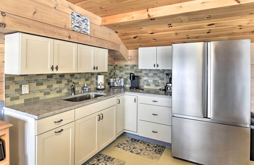 St. Albans Apartment | 'Captain's Quarters' at St Albans Bay Marina