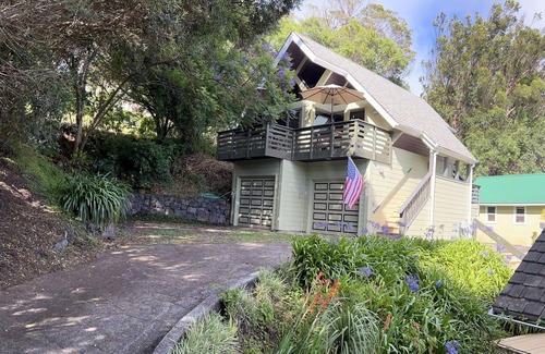 Waimea Cottage | Captain's Quarters Cottage on Kamuela's Nob Hill