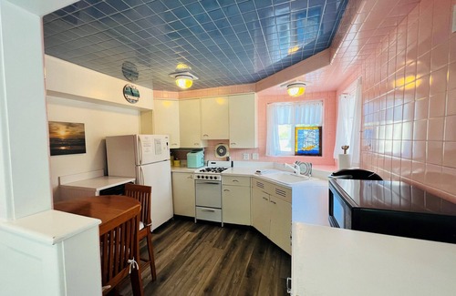 New Buffalo House | Captain Whittaker Suite 2 bedroom, 2 baths