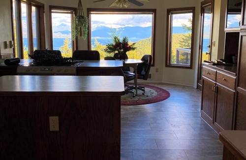 Lakeside House | Captivating Flathead Lake Views 6 bd 3.5 bath