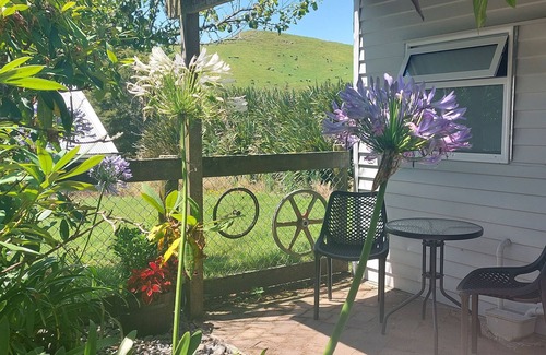 Rerewhakaaitu Cabin | Captivating rural beauty, serene getaway, nestled midway Rotorua & Taupo.