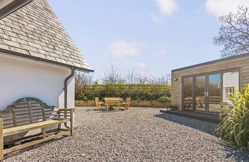 Dartmouth Cottage | CAPTON SNUG, pet friendly, country holiday cottage in Dartmouth