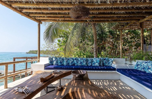 Rosario Islands Villa | Car055 - Beautiful beach house in Islas del Rosario