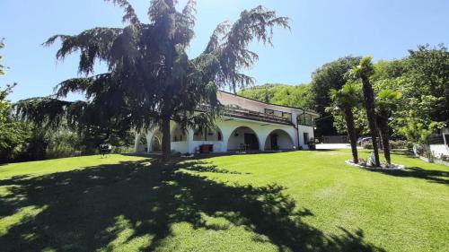 Montefiore Conca House | Cara Pace in collina per gruppi