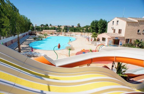 Serignan RV Rental | Caravan 'Mobilhome 8pers Les Sables Du Midi' with Private Terrace, Wi-Fi and Air Conditioning