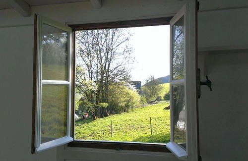Lennestadt Apartment | Caravan under the pear tree, 10sqm, 1 living/bedroom, max. 2 persons