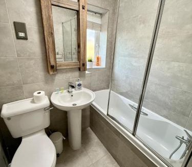 Grangetown Apartment | Cardiff Bay Escape Stunning Views Free Parking