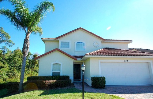 Lake Wilson Preserve House | CARDINAL'S HIDEAWAY: 4 bed/4bath secluded lake view disney home