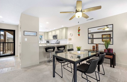 Sunrise Beach Condo | Carefree Tranquility at the Lake – Waterfront Stay for 4 w/Resort Amenities