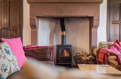 Penrith Other | Carhullan - Dog-friendly farmhouse with a hot tub & superb views