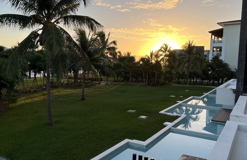 Puerto Juarez Apartment | CARIBBEAN Dream. Beach resort. Modern 2BR Condo in MareAzul, Playa del Carmen