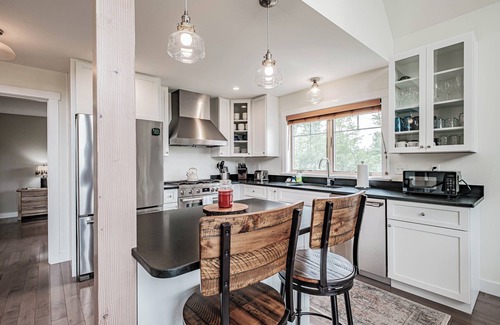 Bethel House | "Caribou Mountain Lodge - Panoramic mtn views, amazing sunsets, hot tub, game room/pool table"