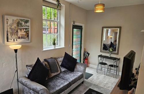 Carlisle House | Carlisle Central, Cute Studio Appt, The Cupboard