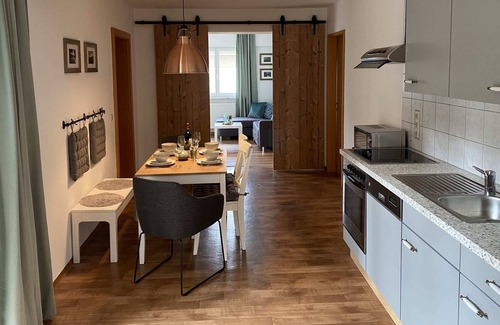 Reifnitz Apartment | Carlotta Apartment Su