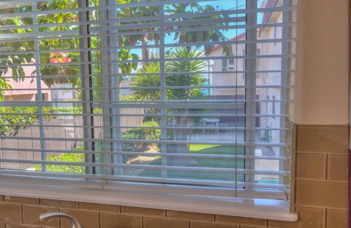 Carlsbad Cottage | Carlsbad Beach Cottage - 1/2 block to Sandy Beach & near Legolandn