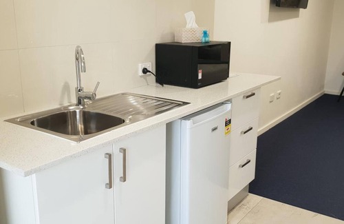 Goulburn Hotel | Carlton Suites