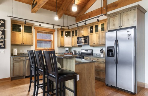 Blind Bay House | Carmel Beach Private Lodges - Unit #7. Lakefront 4 bedroom lodge.