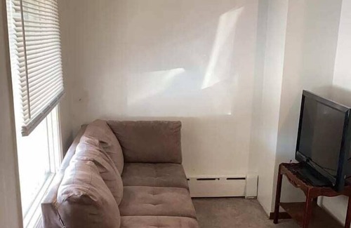 Carnegie House | Carnegie home- close to shops and highway