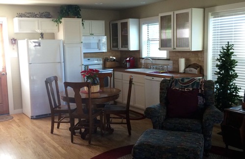 Kerrville Cottage | Carol's Cottage in the quaint Methodist Encampment neighborhood
