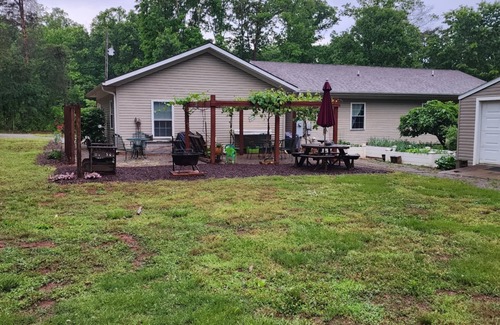 Hamptonville House | Carolina Rest in Amish Country