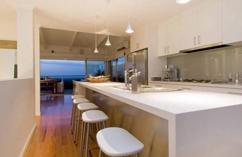 Rosebud House | Carrajung House amazing bay views