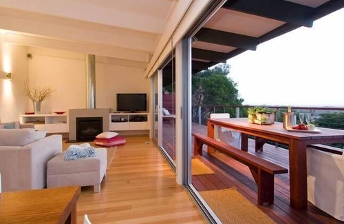 Rosebud House | Carrajung House amazing bay views