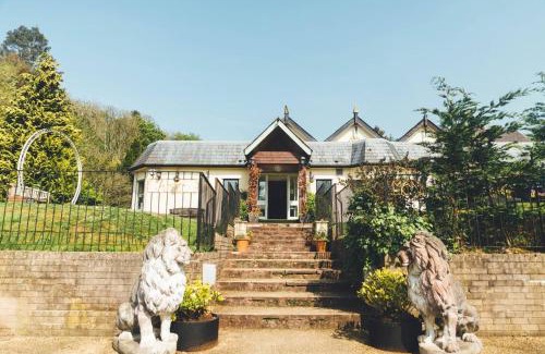 Brynrefail Hotel | Carreg Bran