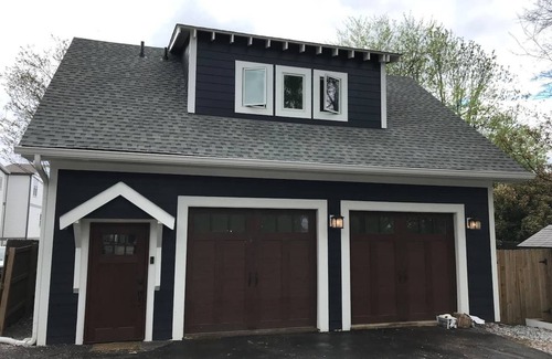 Rolling Acres House | Carriage House with 2 Queens in Trendy, Walkable East Nashville Neighborhood