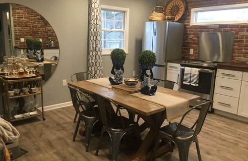 Paducah Apartment | Carriage House with heated garage