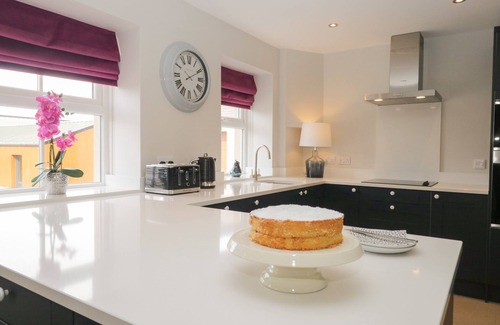 Thursby Cottage | CARROCK COTTAGE, family friendly, with open fire in Dalston
