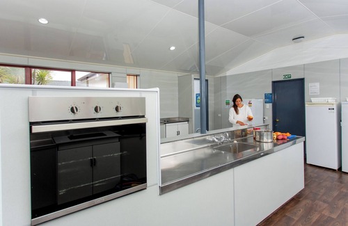 Cape Foulwind Hotel | Carters Beach Top 10 Holiday Park