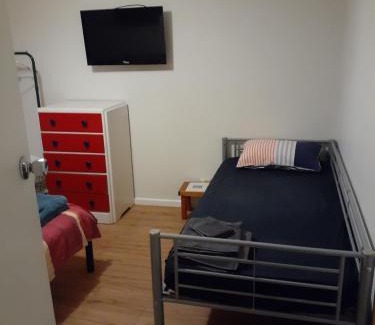 Whyalla Stuart Apartment | Cartledge Ave studio and house homestay