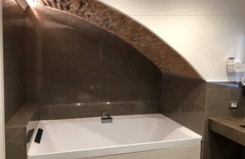 Quartieri Spagnoli Hotel | Caruso Place Boutique & Wellness Suites