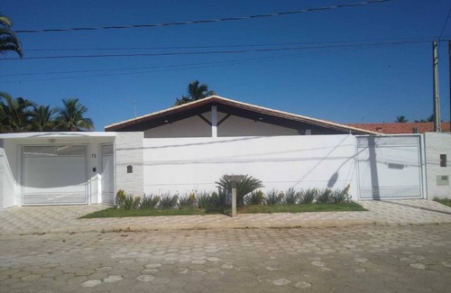 Balneario Gaivotas House | Casa pé na Praia Casa Para Locação em Itanhaém 🏡 Litoral