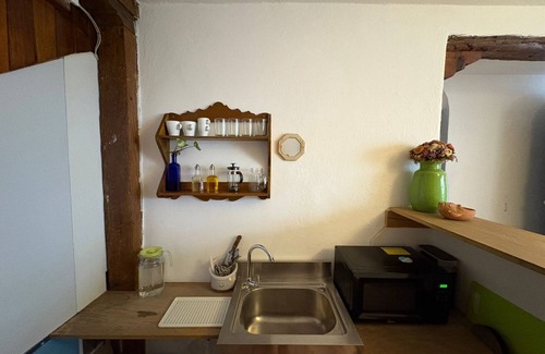 Roma Sur House | Casa Aimee - Suite C · Casa Aimee, Cosy Studio with Work Station