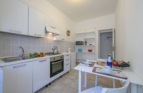 Ispra Apartment | Casa Al Caprifoglio 600m From Beach, Ispra, Italy