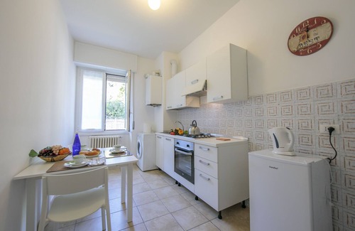 Ispra Apartment | Casa Al Caprifoglio 600m From Beach, Ispra, Italy