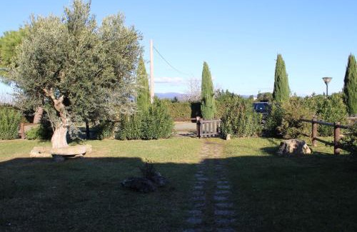 Cecina Apartment | Casa "Ale" con piscina comune e bellissimo giardino a 5 minuti dal mare