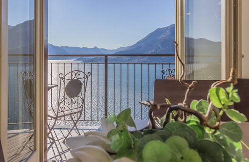 Perledo Apartment | casa andrea varenna varennaholidays