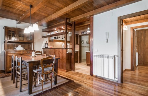 Baqueira Ski Chalet | Casa Aran by Totiaran fabulous duplex 8p spectacular views at the foot of the ski slopes