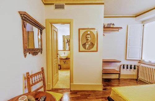 Rione II Trevi Hotel | Casa Arpinelli