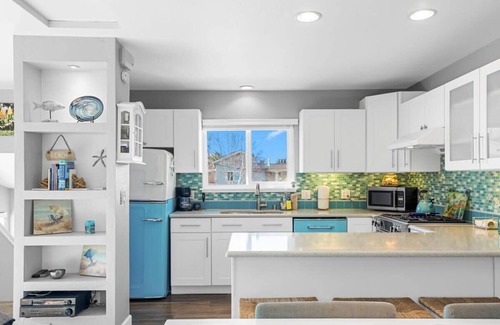 Rio del Mar House | Casa Azul- just blocks from Rio del Mar beach!