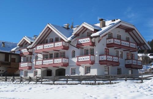 San Giovanni di Fassa Apartment | Casa Azzurra