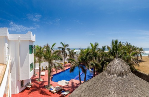 San Juan de Alima House | CASA BAOMAL - 13 bedrooms at the beach!