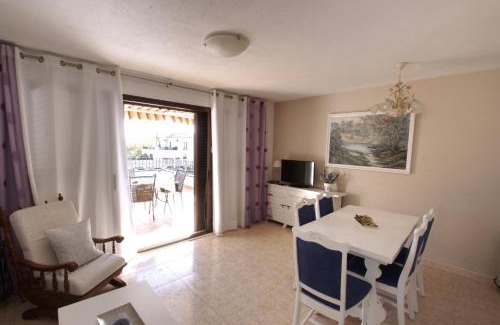 Miami Platja House | Casa Becker