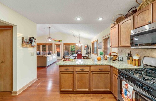 Beech Mountain Ski Chalet | Casa Bella – 5 Min to Beech Mtn Resort + Hot Tub